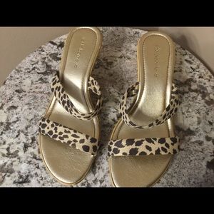 Liz Claiborne animal print shoes. Size 8